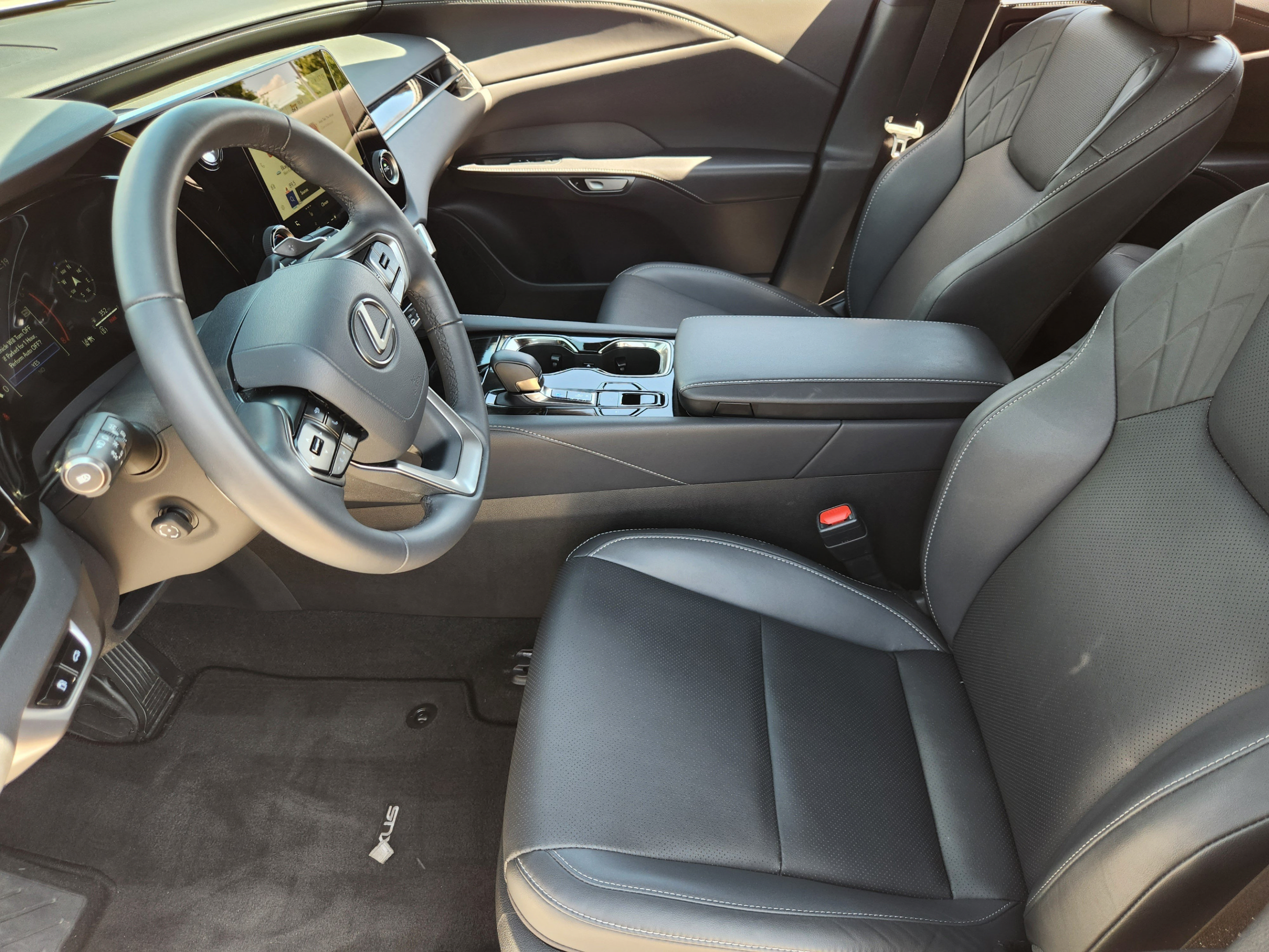 Used 2025 Lexus RX 350 FWD w/ Technology Package image 8