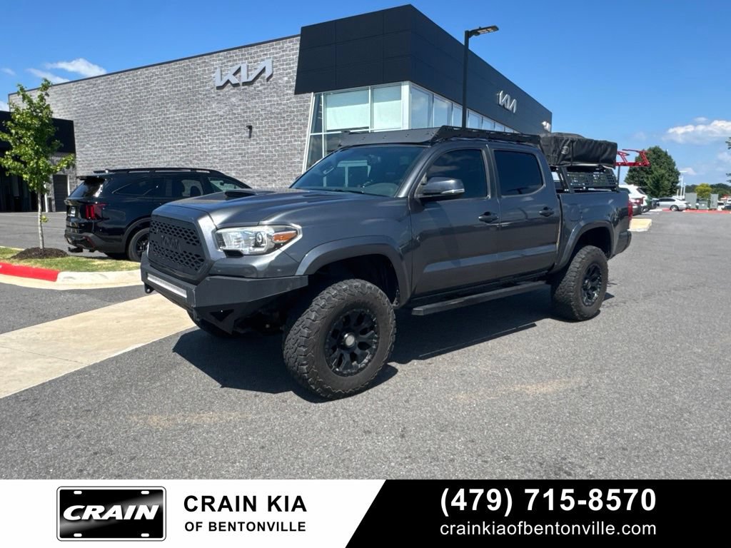 Used 2017 Toyota Tacoma TRD Sport w/ Tow Package (A/T) AWD/4WD video 1