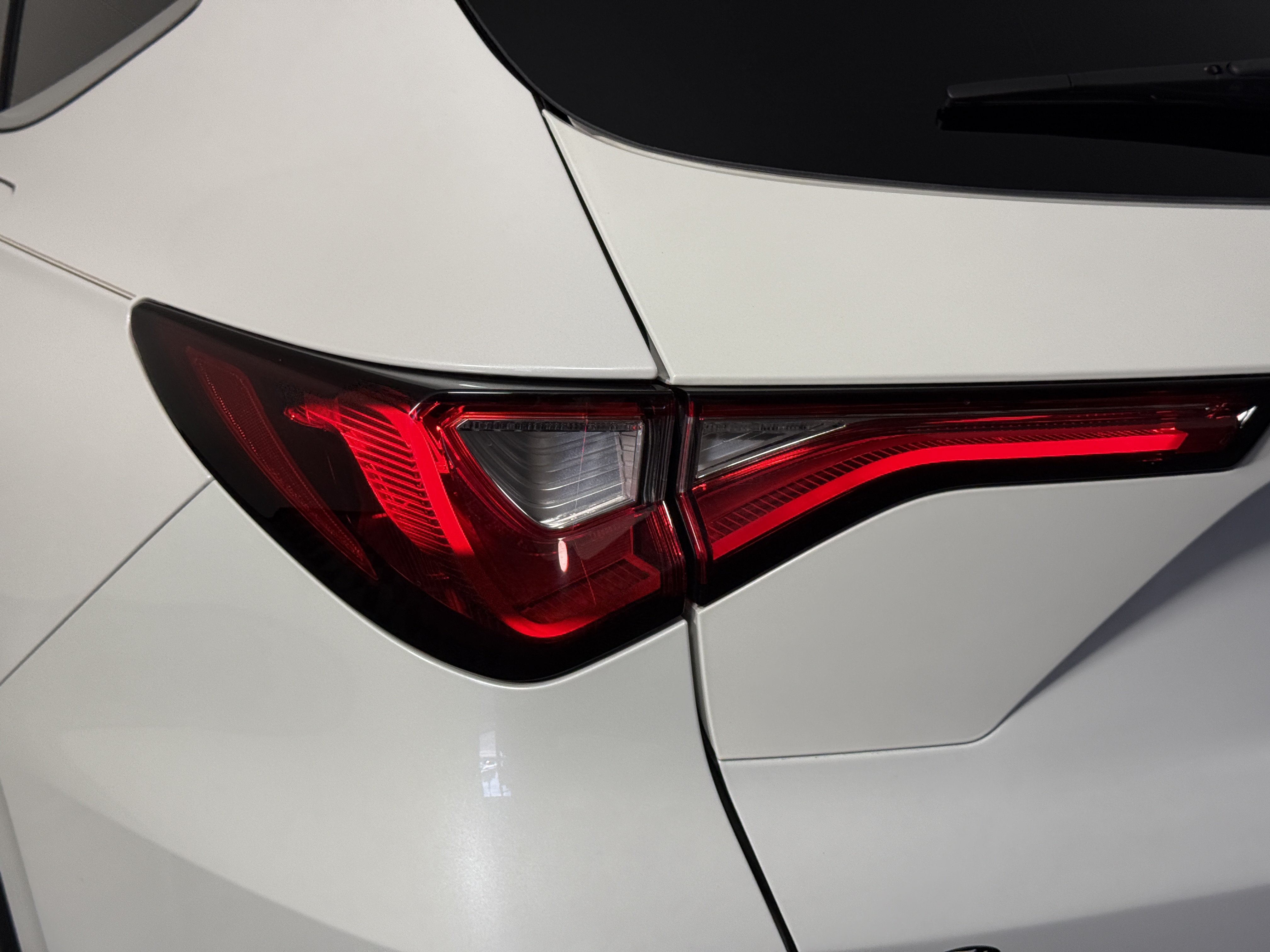 Used 2023 Acura MDX w/ Technology Package AWD/4WD image 8