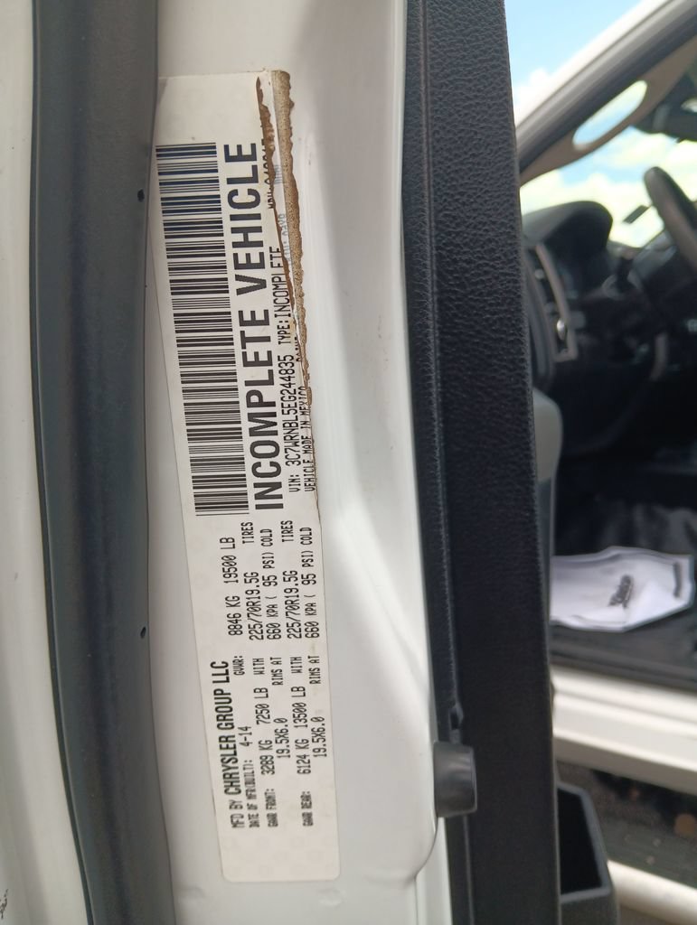 Used 2014 RAM 5500 Tradesman w/ Power & Remote Entry Group AWD/4WD image 27
