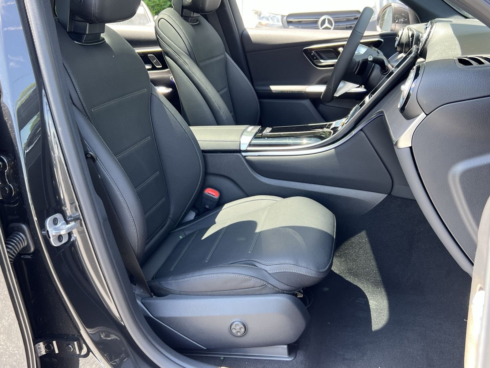 New 2026 Mercedes-Benz GLC 300 4MATIC image 33