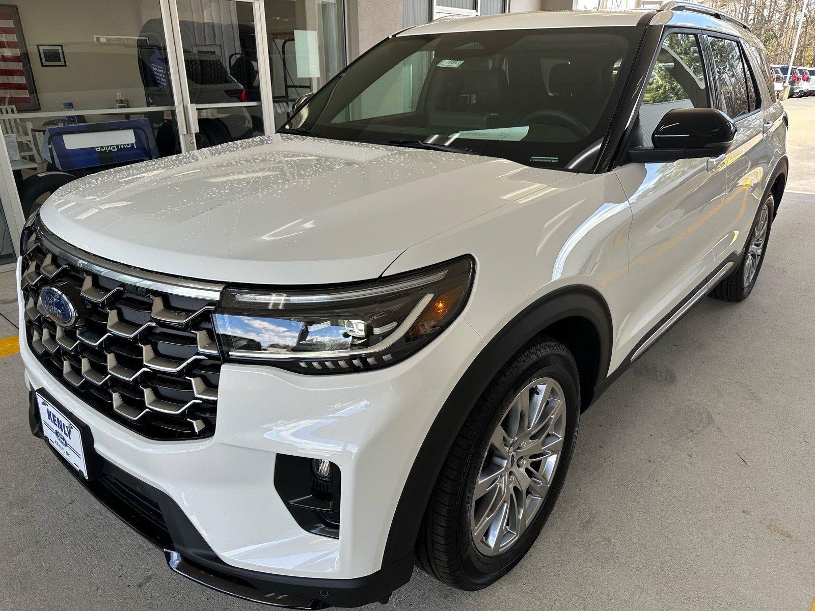 New 2026 Ford Explorer Platinum RWD image 3