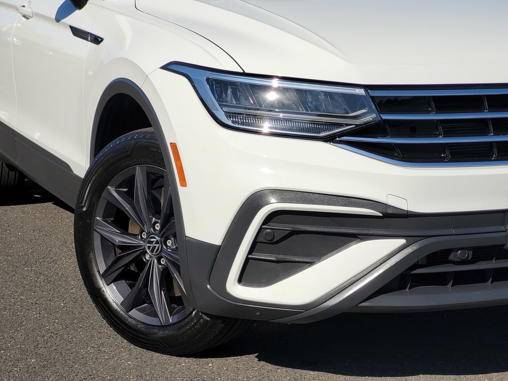Used 2024 Volkswagen Tiguan SE AWD/4WD image 4