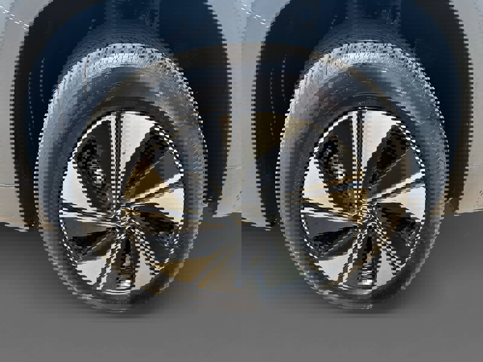 Certified 2024 Volkswagen Taos SE image 8