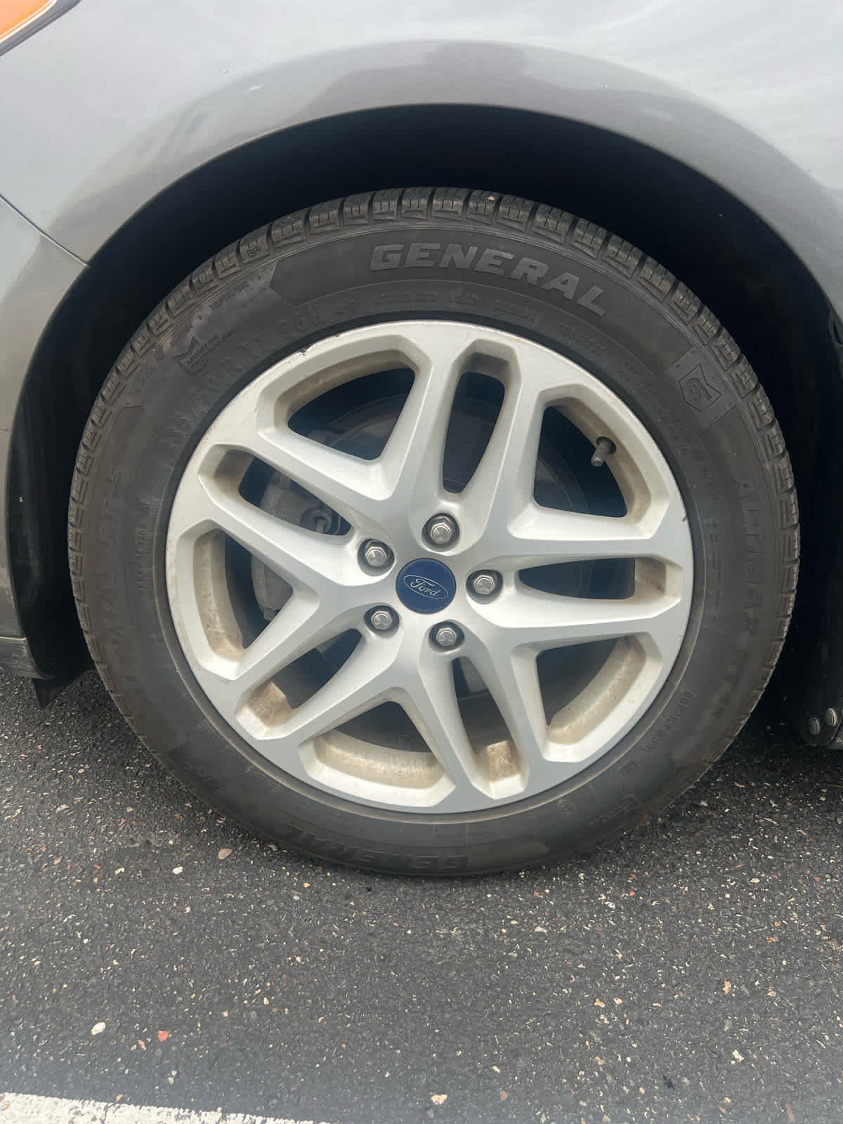 Used 2014 Ford Fusion SE FWD image 3
