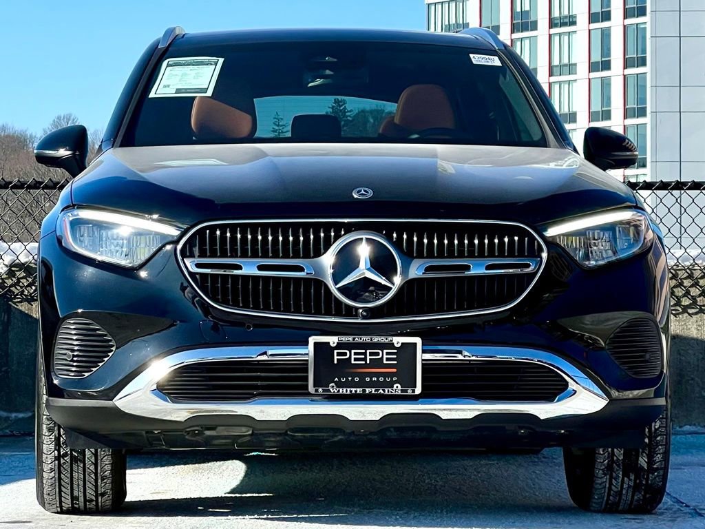 Certified 2025 Mercedes-Benz GLC 300 4MATIC image 3