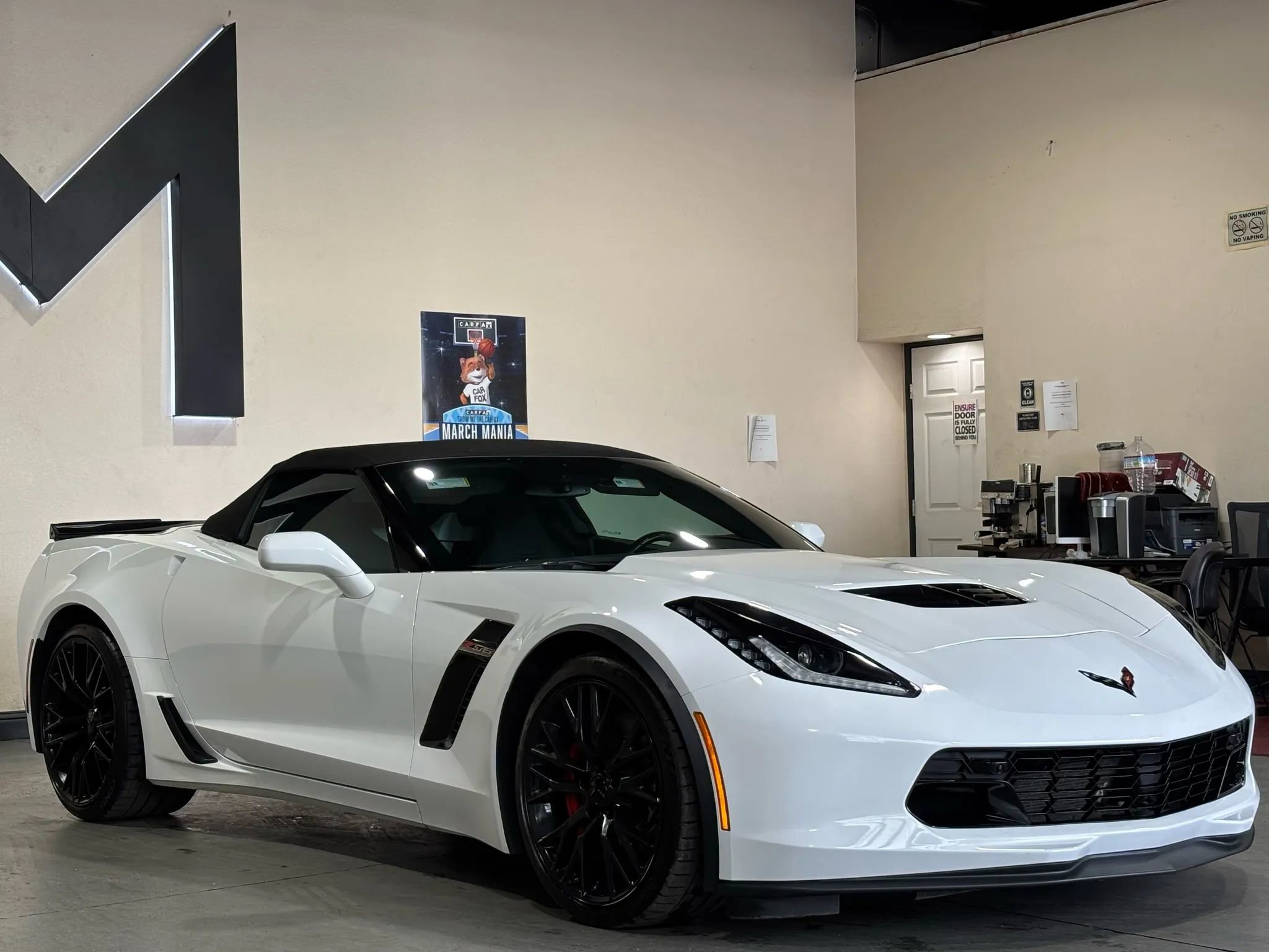 Used 2016 Chevrolet Corvette Z06 w/ 2LZ Preferred Equipment Group image 2