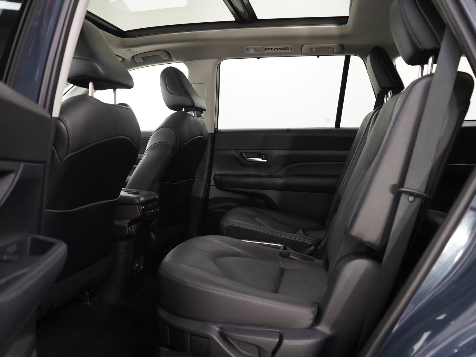 Used 2024 Toyota Grand Highlander AWD image 21