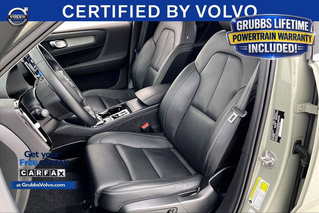 Certified 2025 Volvo XC40 B5 Plus AWD/4WD image 33