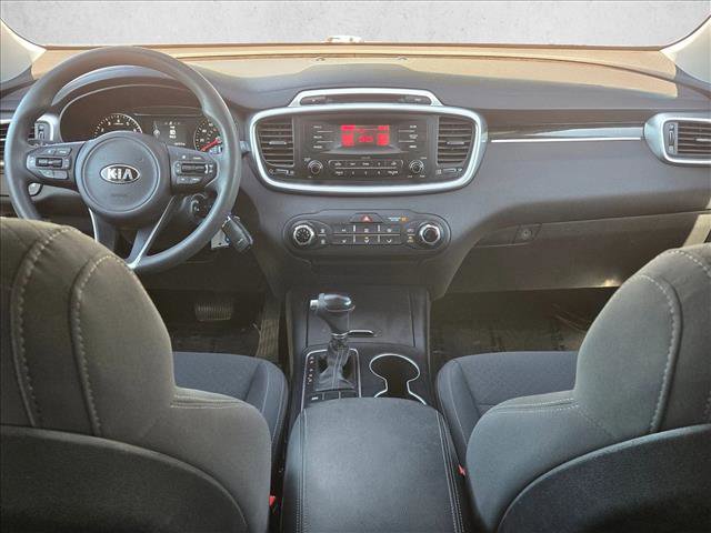 Used 2017 Kia Sorento L image 16