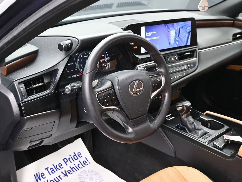 Used 2025 Lexus ES 350 w/ Premium Package image 18