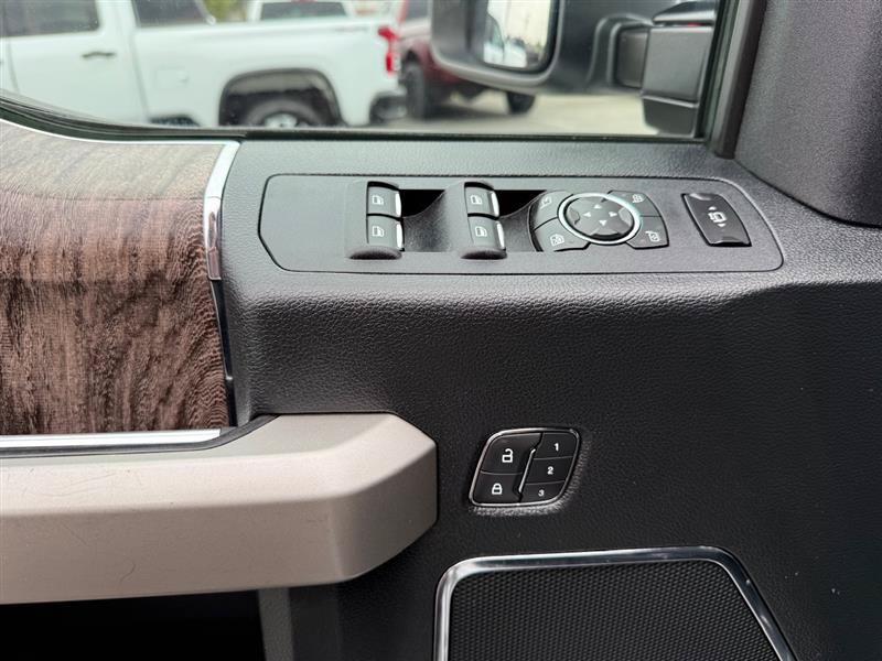 Used 2019 Ford F250 Lariat w/ Lariat Value Package AWD/4WD image 31