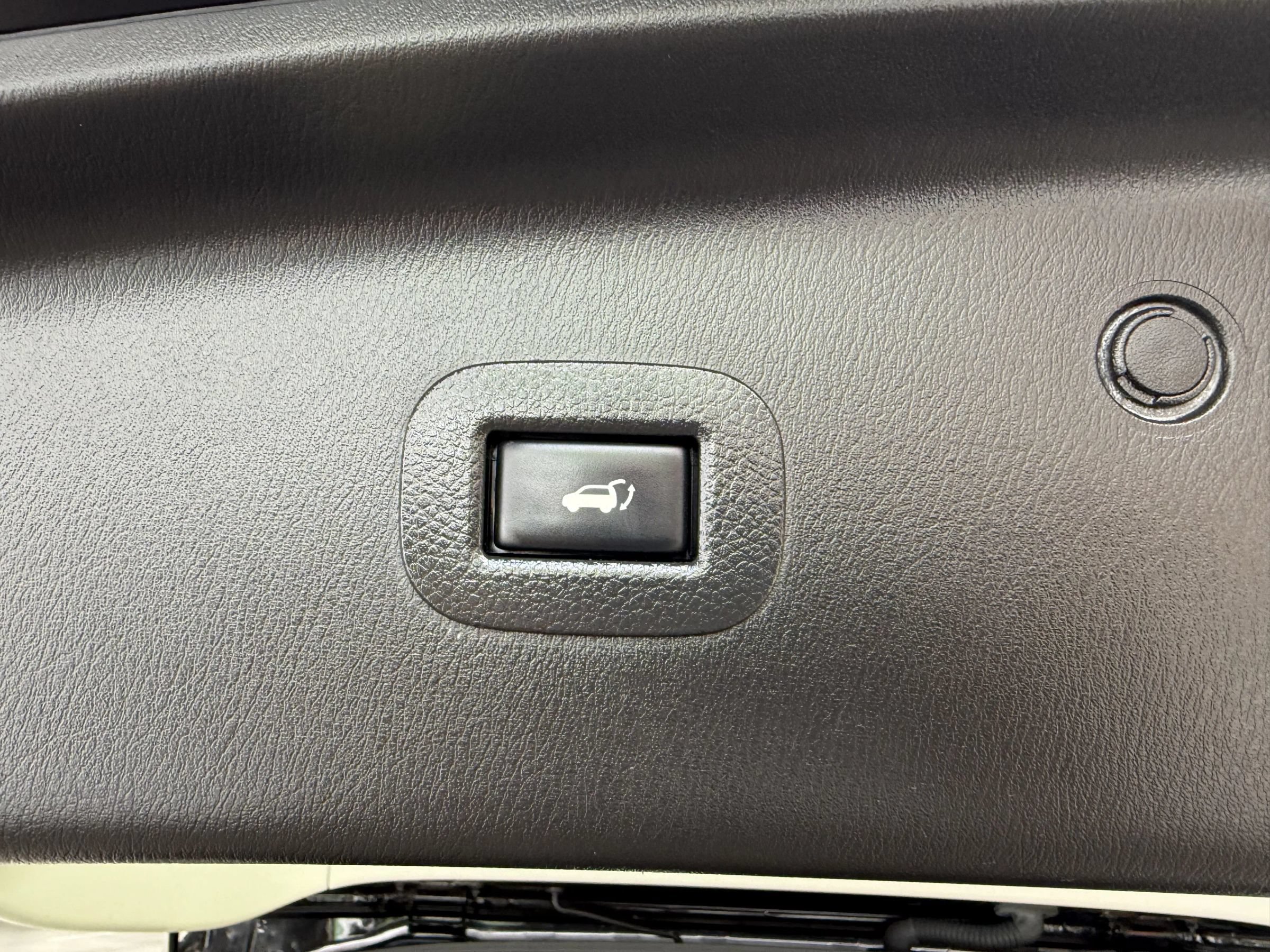 Used 2019 Nissan Armada SL w/ Premium Package AWD/4WD image 6