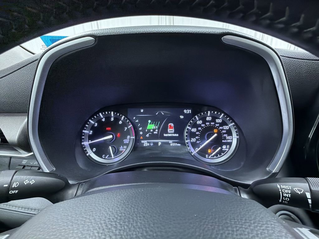 Used 2020 Toyota Highlander XLE image 10