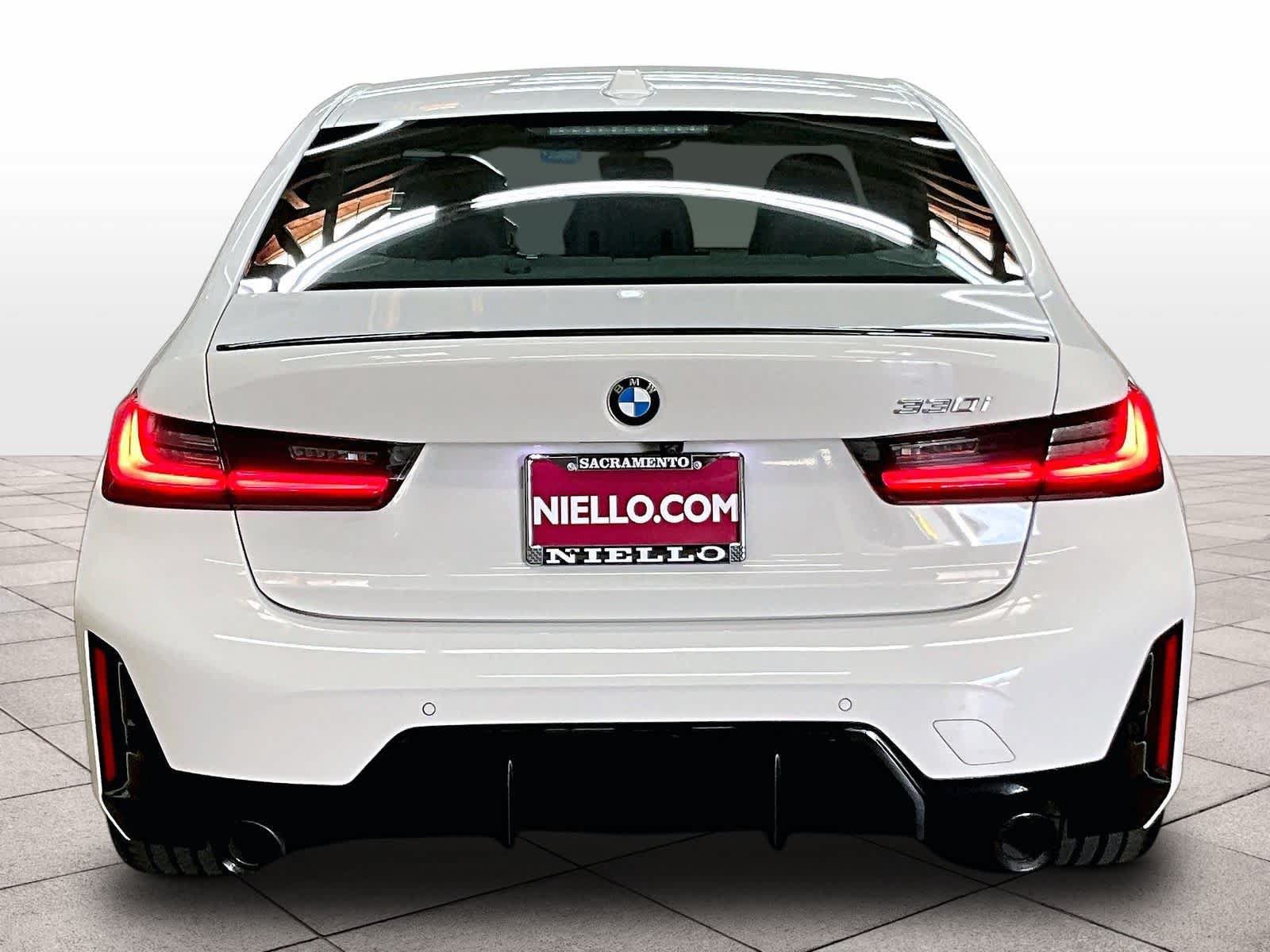 Used 2023 BMW 330i Sedan w/ M Sport Package RWD image 7