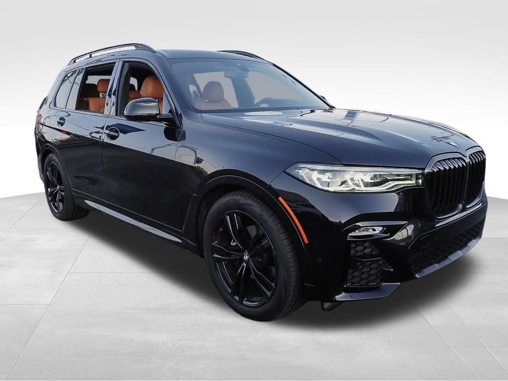 Used 2022 BMW X7 xDrive40i w/ M Sport Package image 3