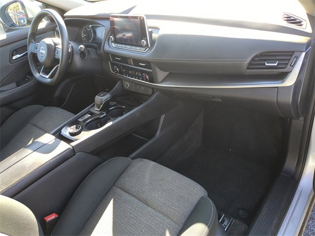 Used 2023 Nissan Rogue SV image 14