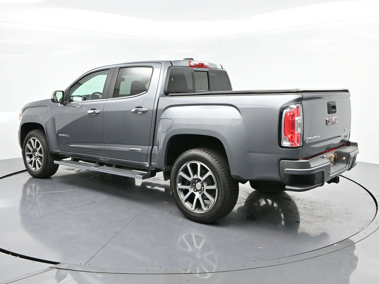 Used 2020 GMC Canyon Denali image 5