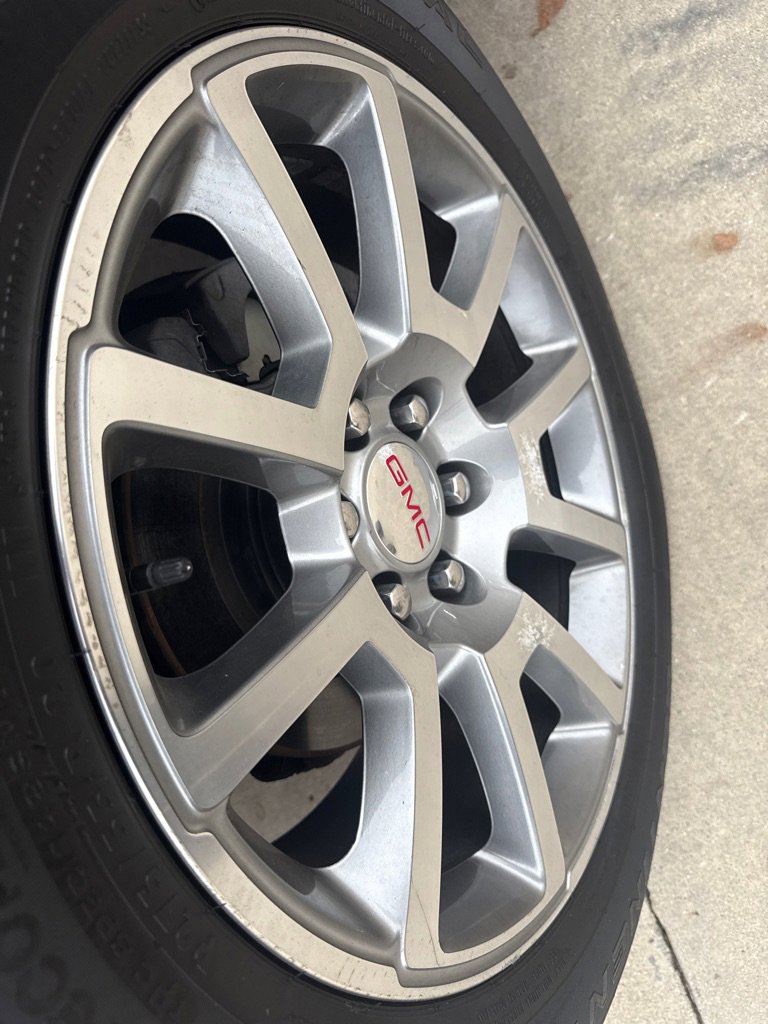 Used 2018 GMC Yukon Denali image 9