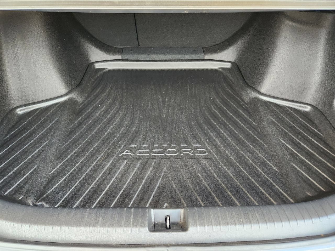 Used 2023 Honda Accord Touring image 31
