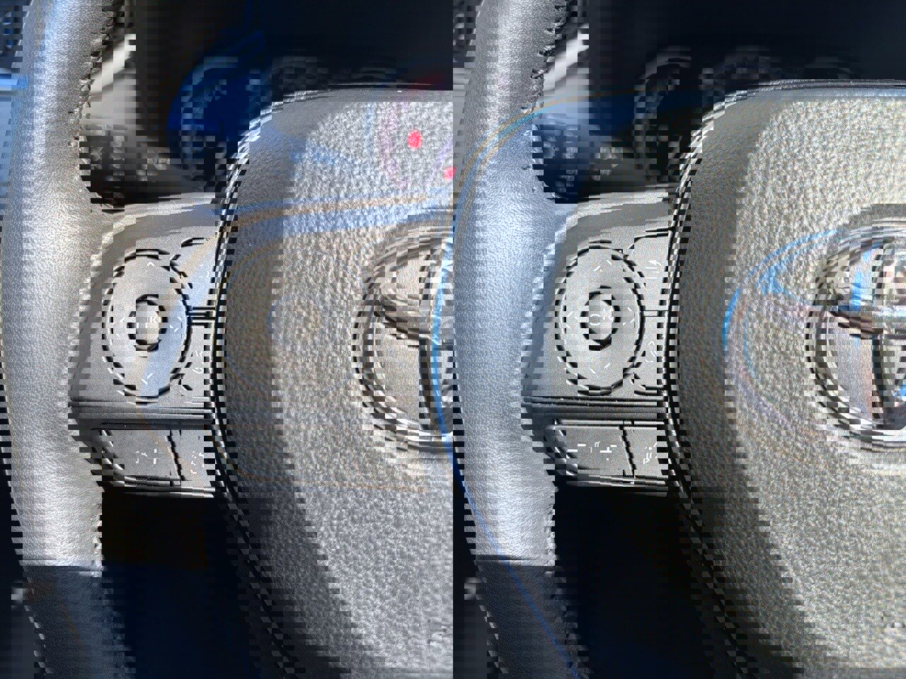 Used 2025 Toyota RAV4 XLE Premium image 13