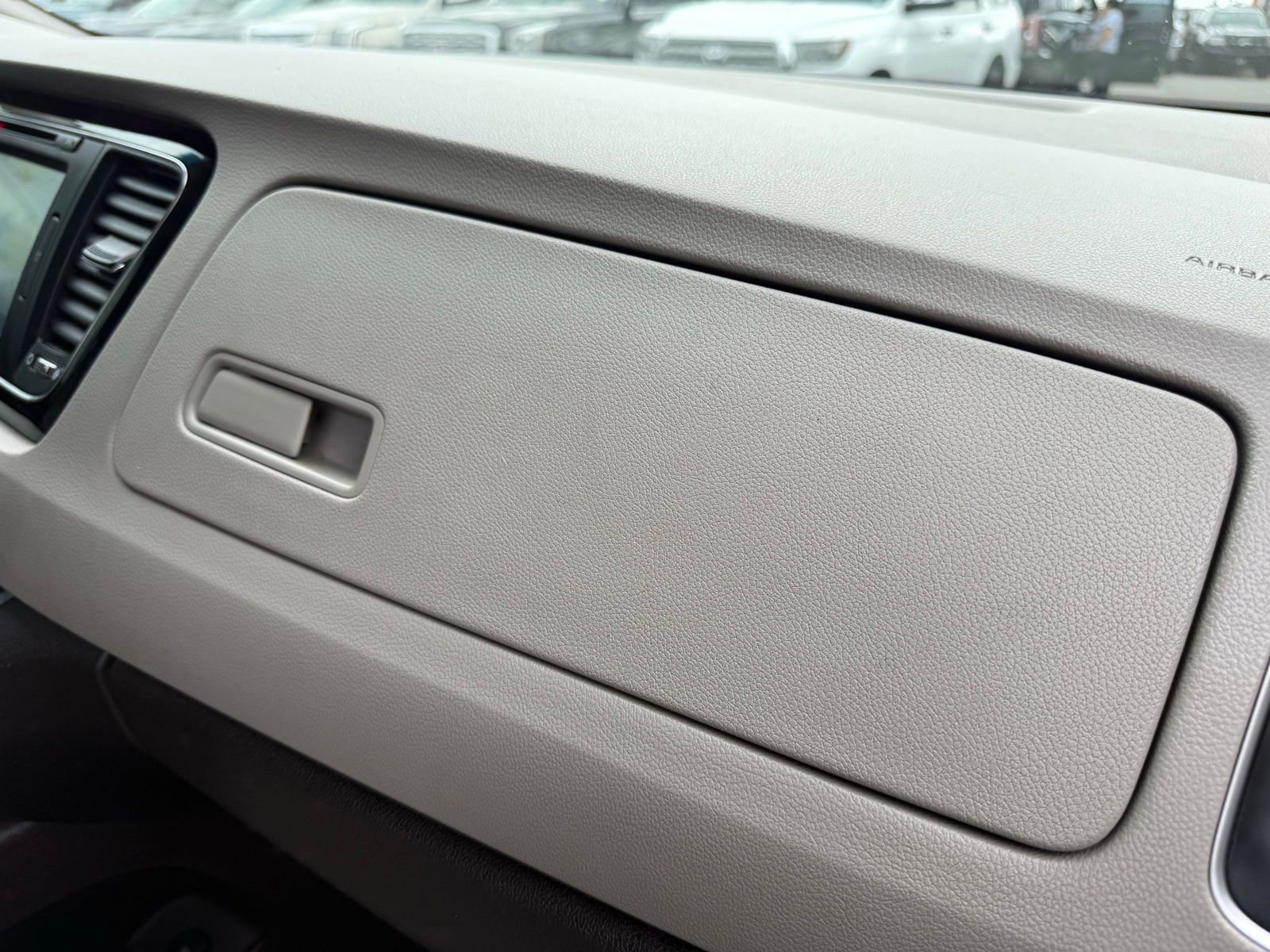 Used 2016 Kia Sedona SX Limited w/ Option Group 030 image 38