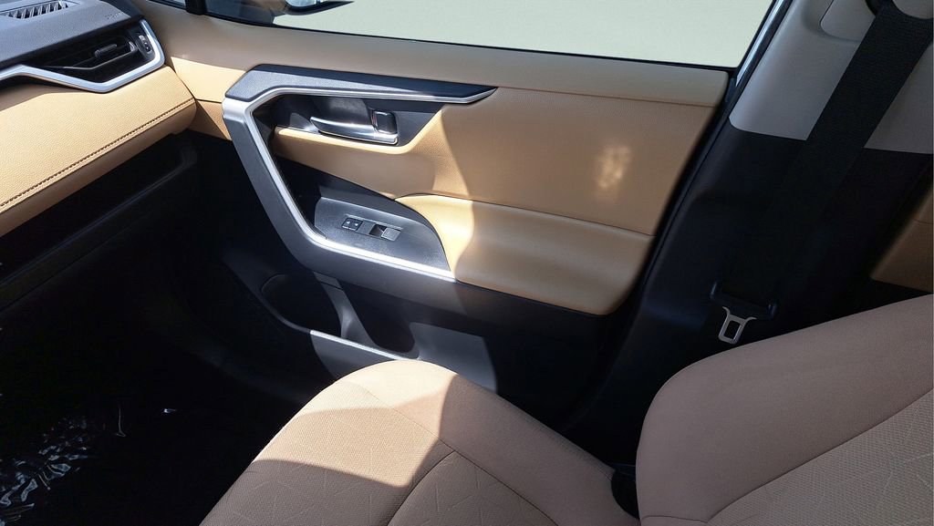 Used 2023 Toyota RAV4 XLE image 16