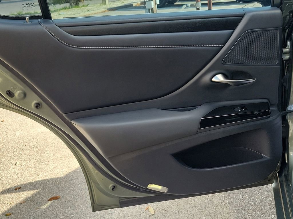 Used 2022 Lexus ES 350 w/ Premium Package image 16