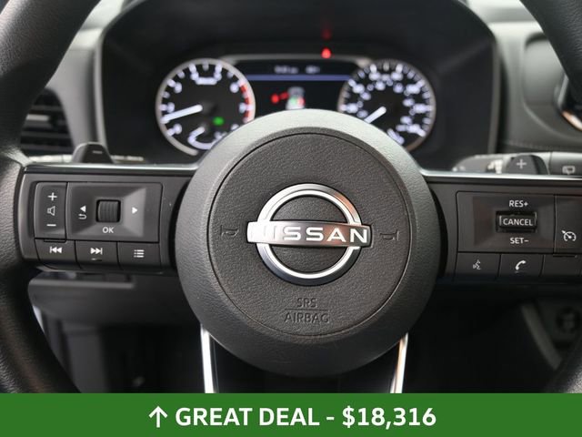 Used 2024 Nissan Rogue S image 31