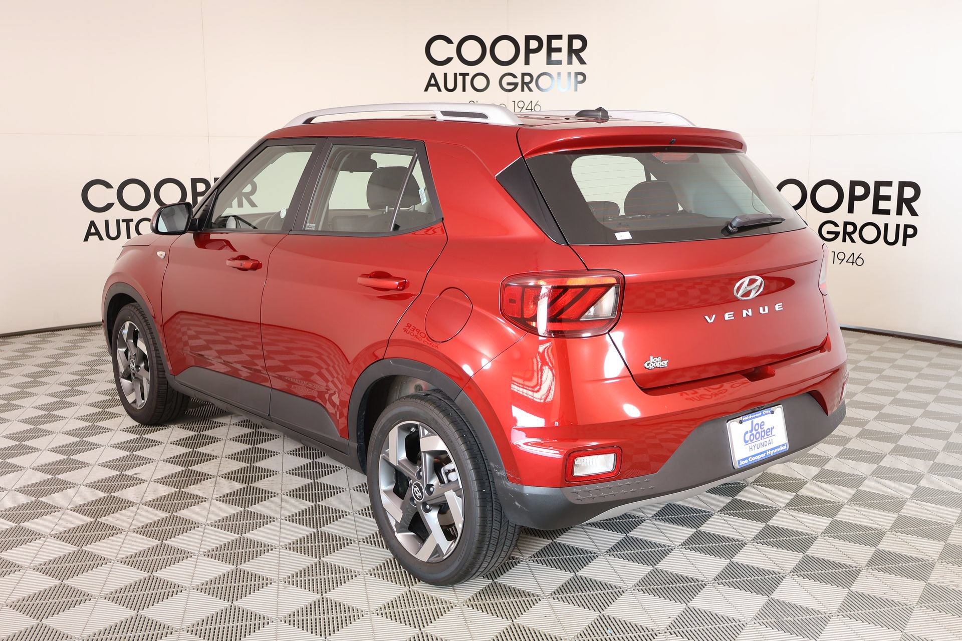 Used 2025 Hyundai Venue SEL FWD image 22