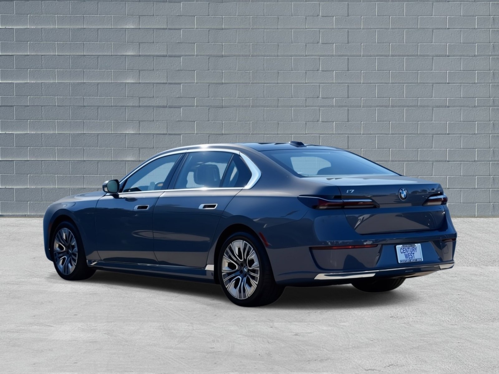 Used 2025 BMW i7 xDrive60 w/ Executive Package image 6