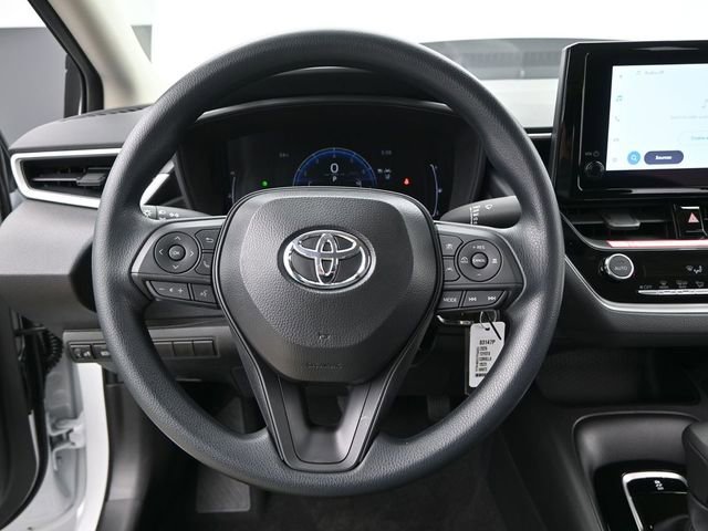 Used 2026 Toyota Corolla LE image 5