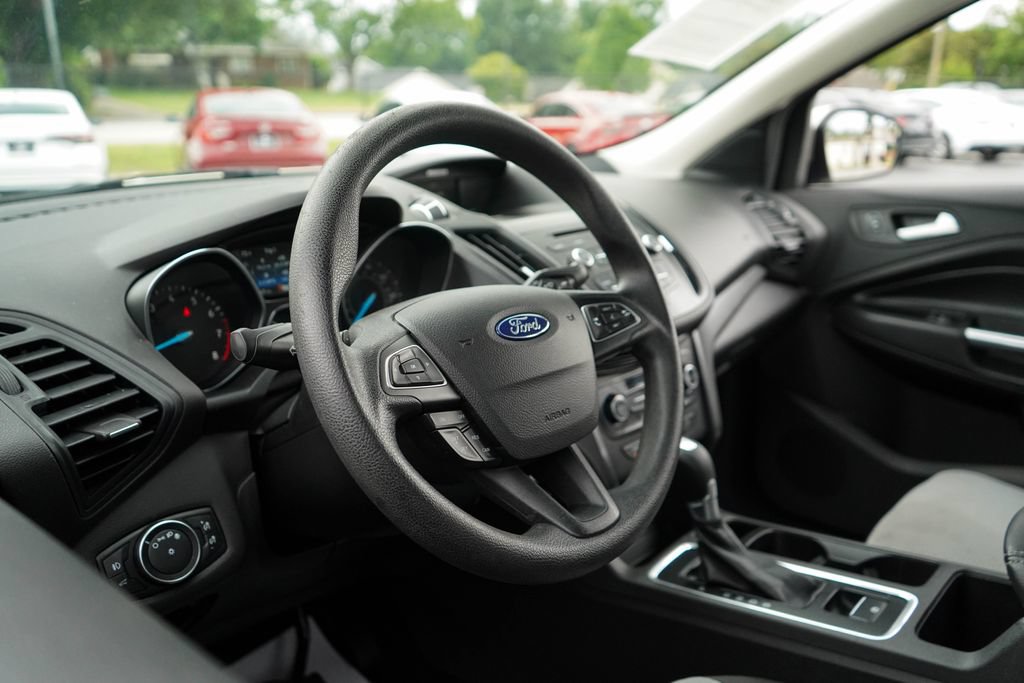 Used 2017 Ford Escape SE FWD image 5