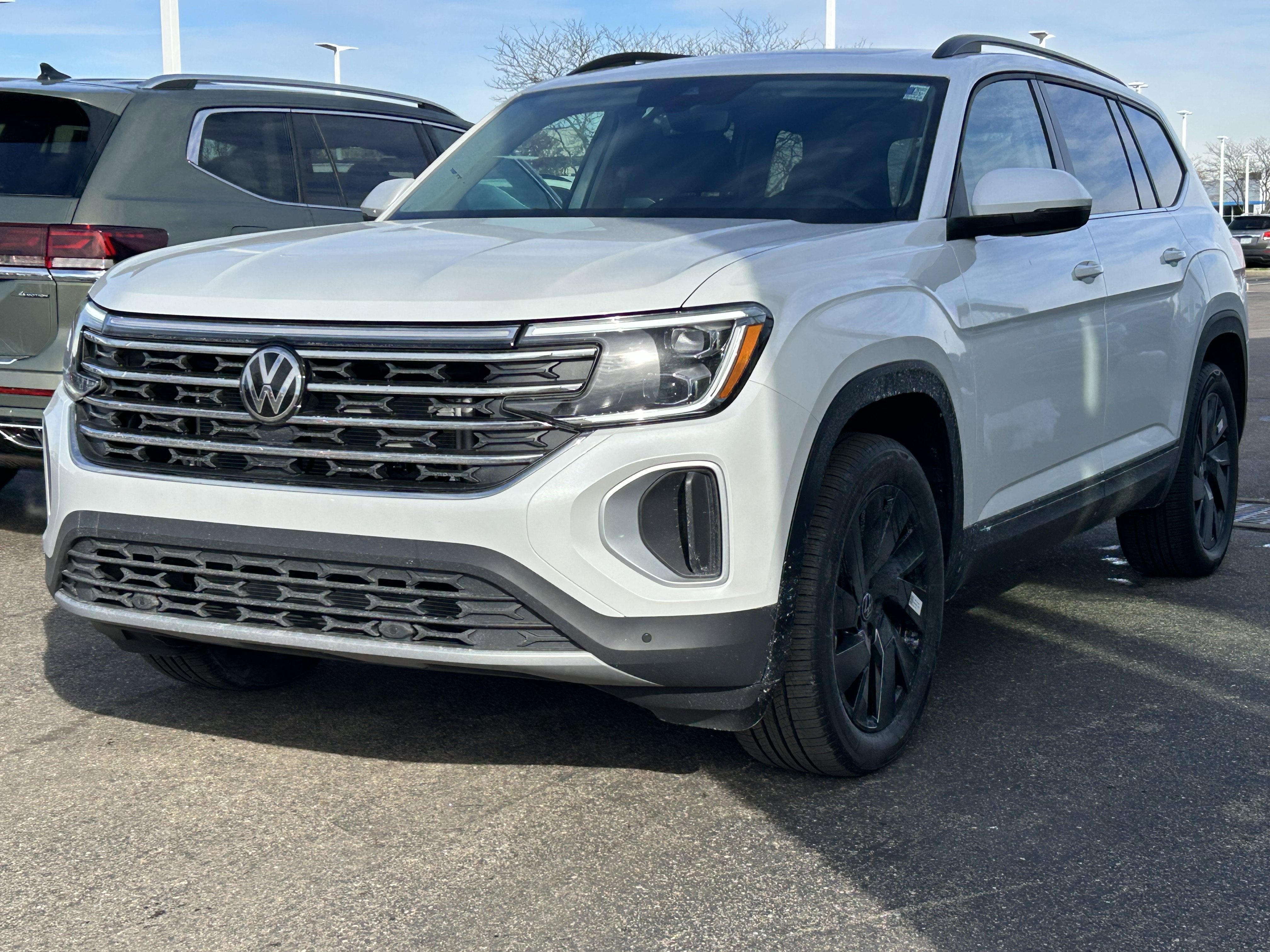 New 2026 Volkswagen Atlas SE image 3