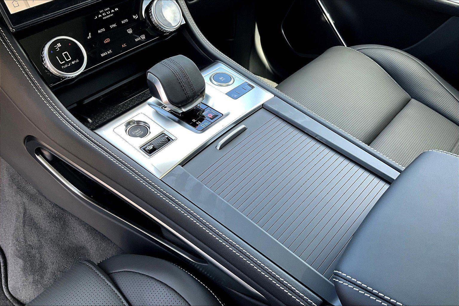 New 2026 Jaguar F-PACE R-Dynamic S image 7