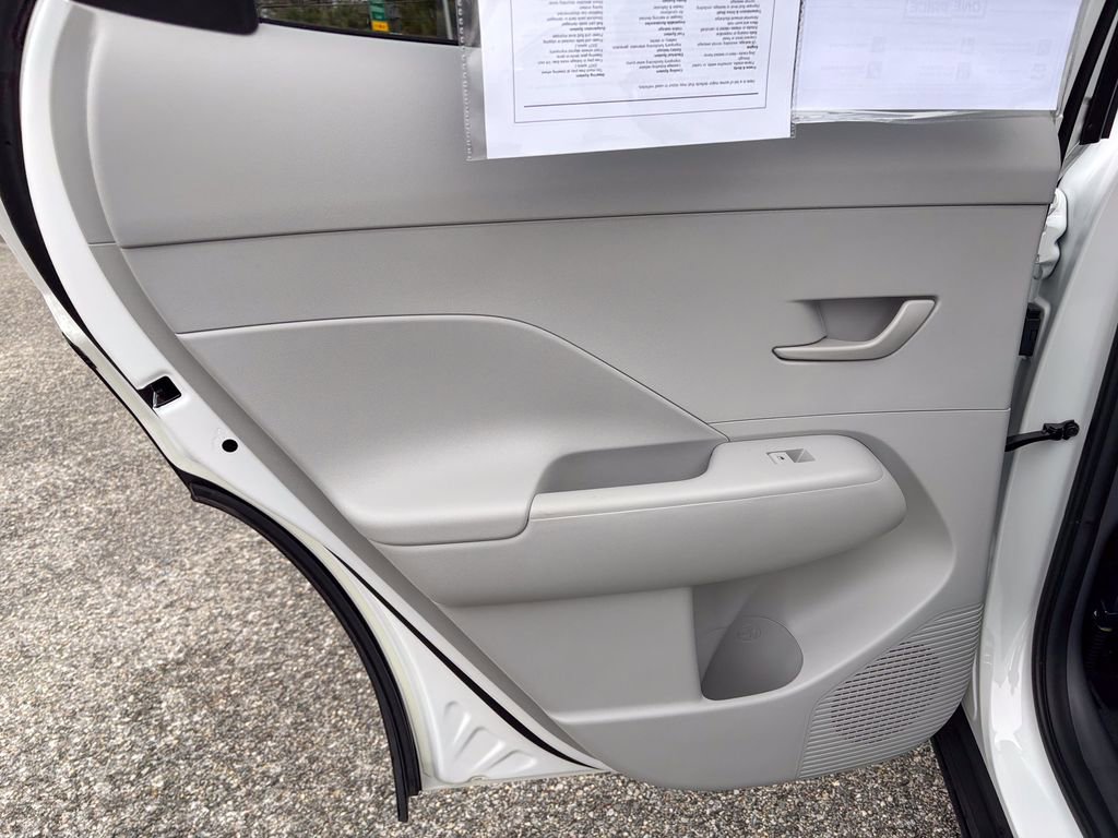 Used 2025 Hyundai Kona SEL image 41