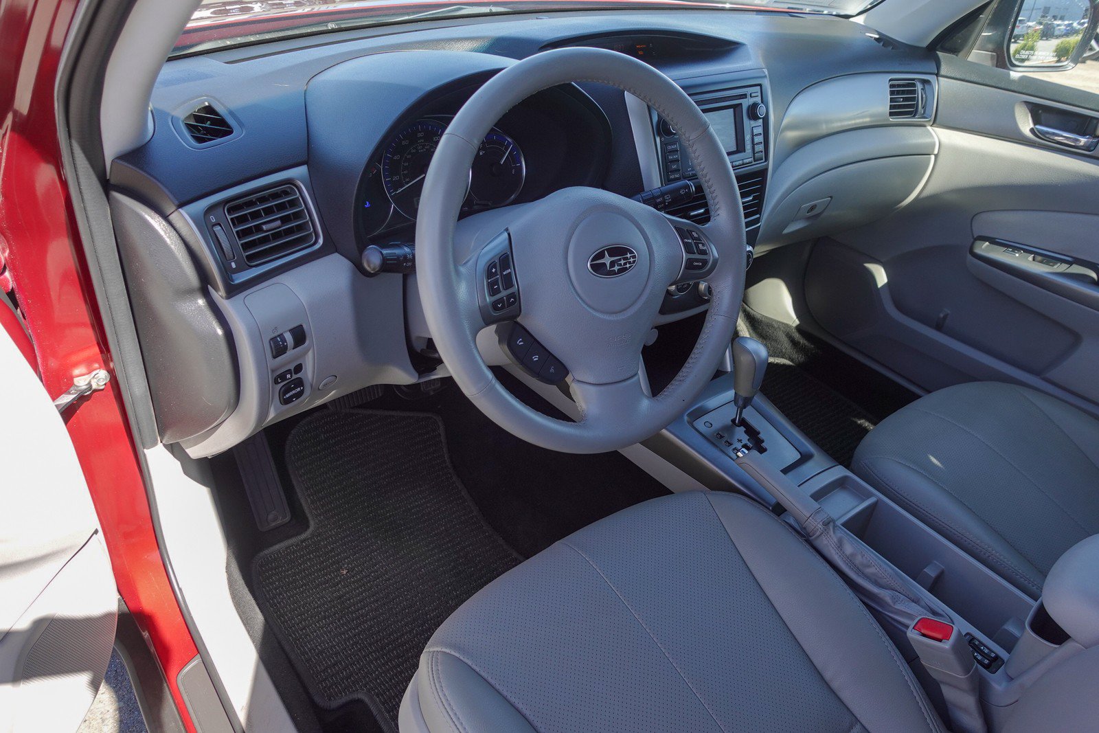 Used 2011 Subaru Forester 2.5X Limited AWD/4WD image 9