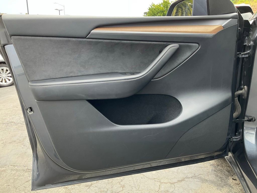 Used 2023 Tesla Model Y 2WD image 24