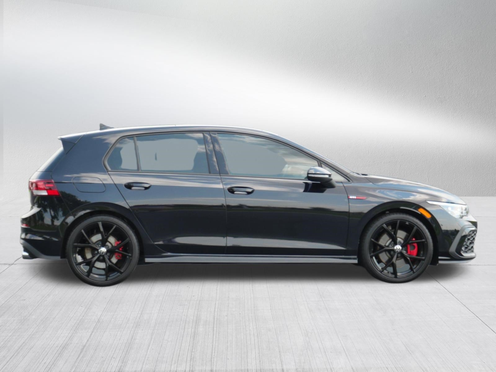 Used 2024 Volkswagen GTI SE FWD image 8