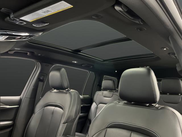 Used 2025 Jeep Grand Cherokee L Limited w/ Luxury Tech Group II AWD/4WD image 7