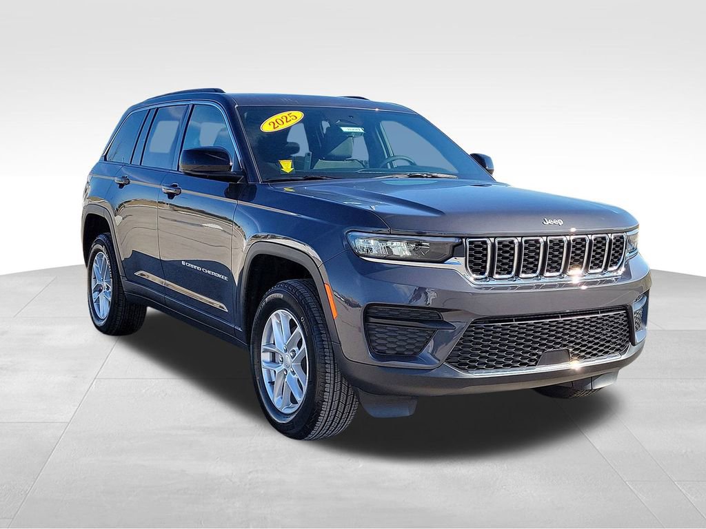 New 2025 Jeep Grand Cherokee Laredo X image 3