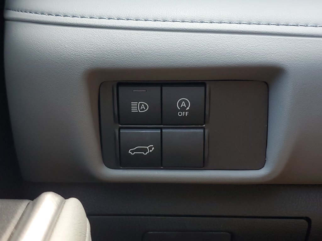 Used 2023 Toyota Highlander XLE FWD image 31