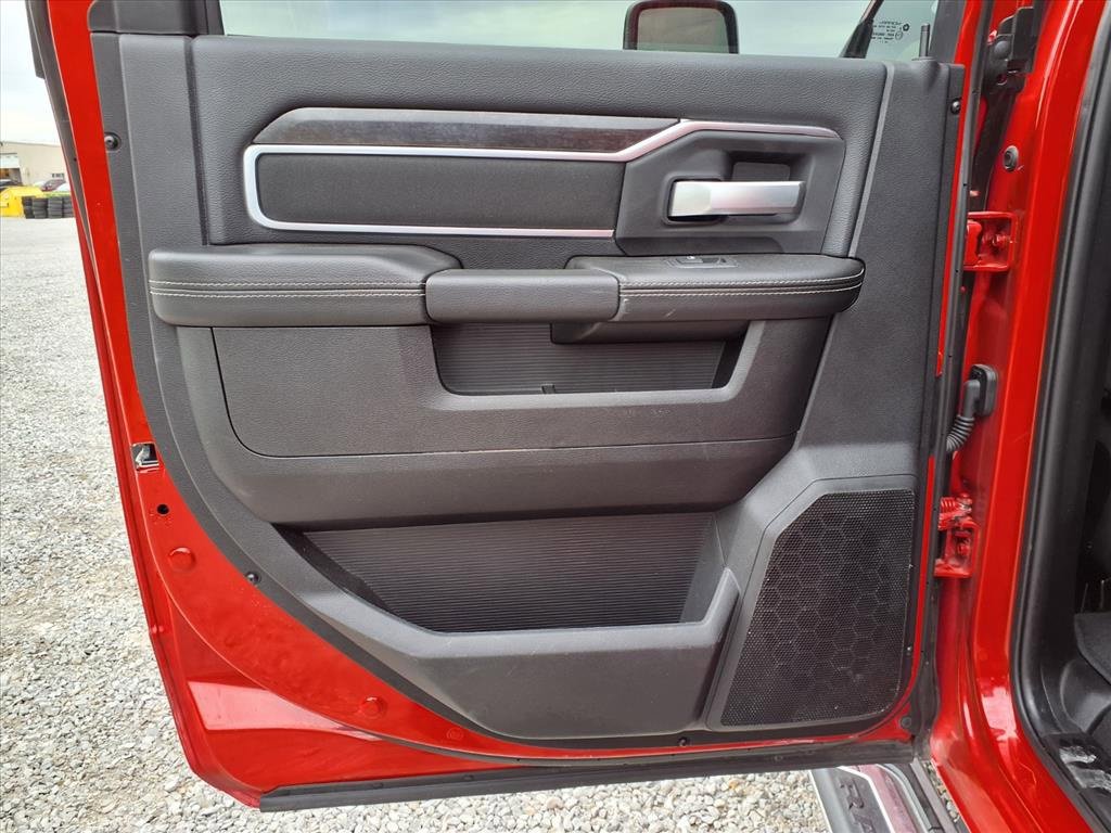 Used 2024 RAM 2500 Big Horn w/ Bed Utility Group image 28