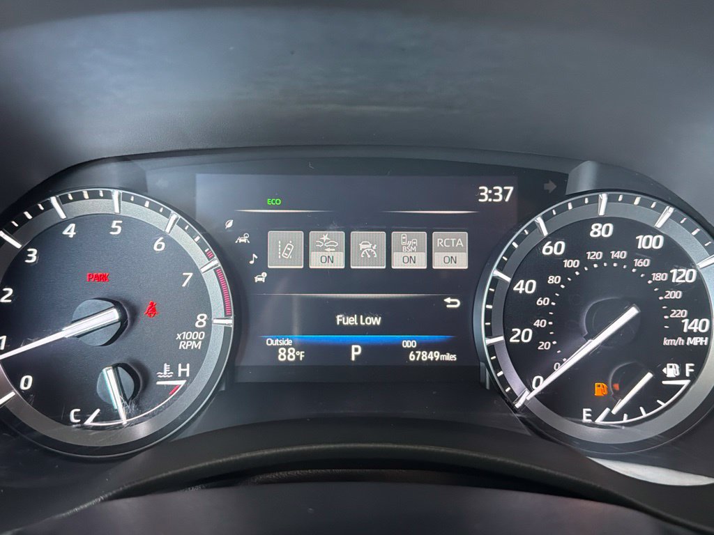 Certified 2021 Toyota Highlander XSE FWD image 28