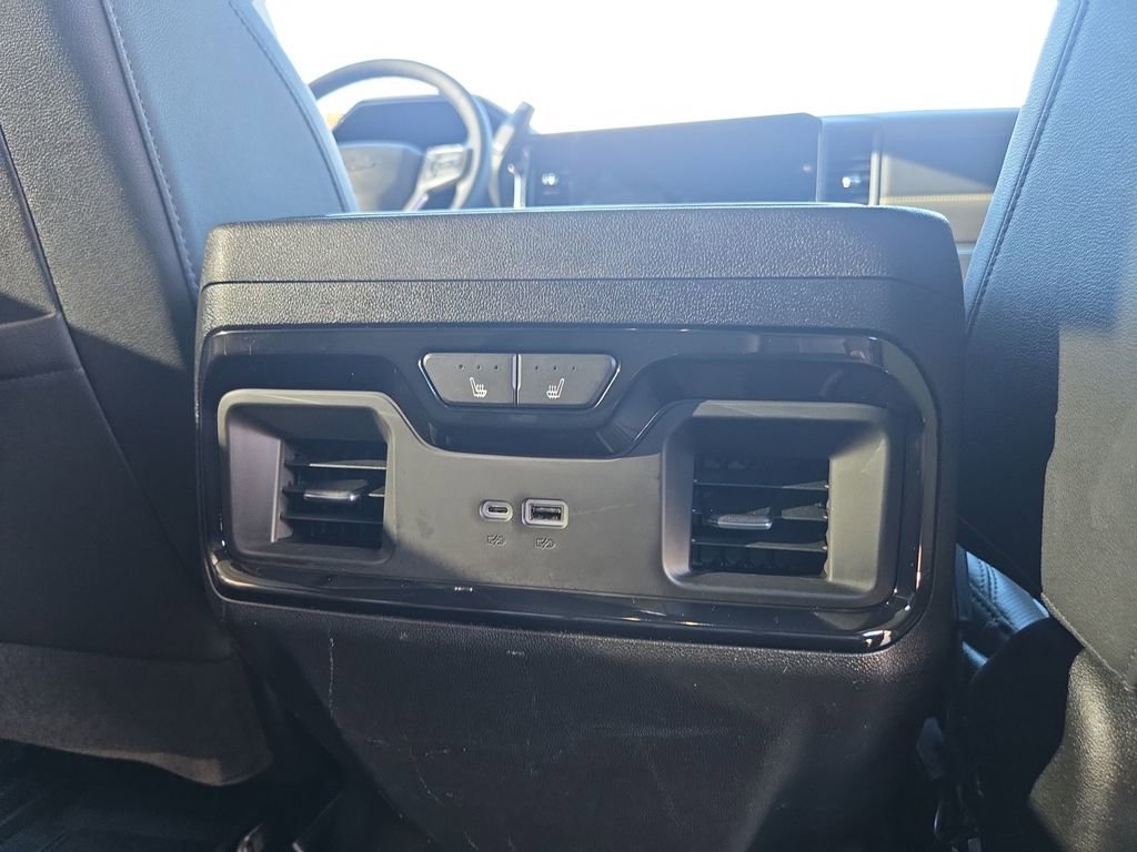 Used 2024 Chevrolet Silverado 2500 ZR2 w/ Technology Package image 20