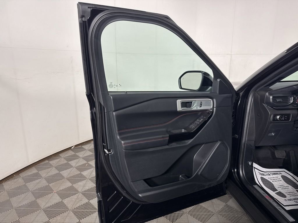Used 2023 Ford Explorer ST-Line image 15