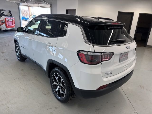 Used 2025 Jeep Compass Limited image 8