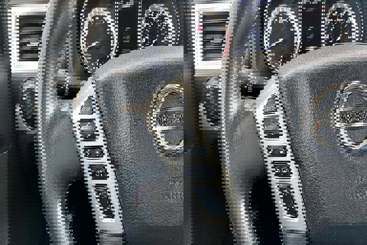 Used 2017 Nissan Titan PRO-4X image 23