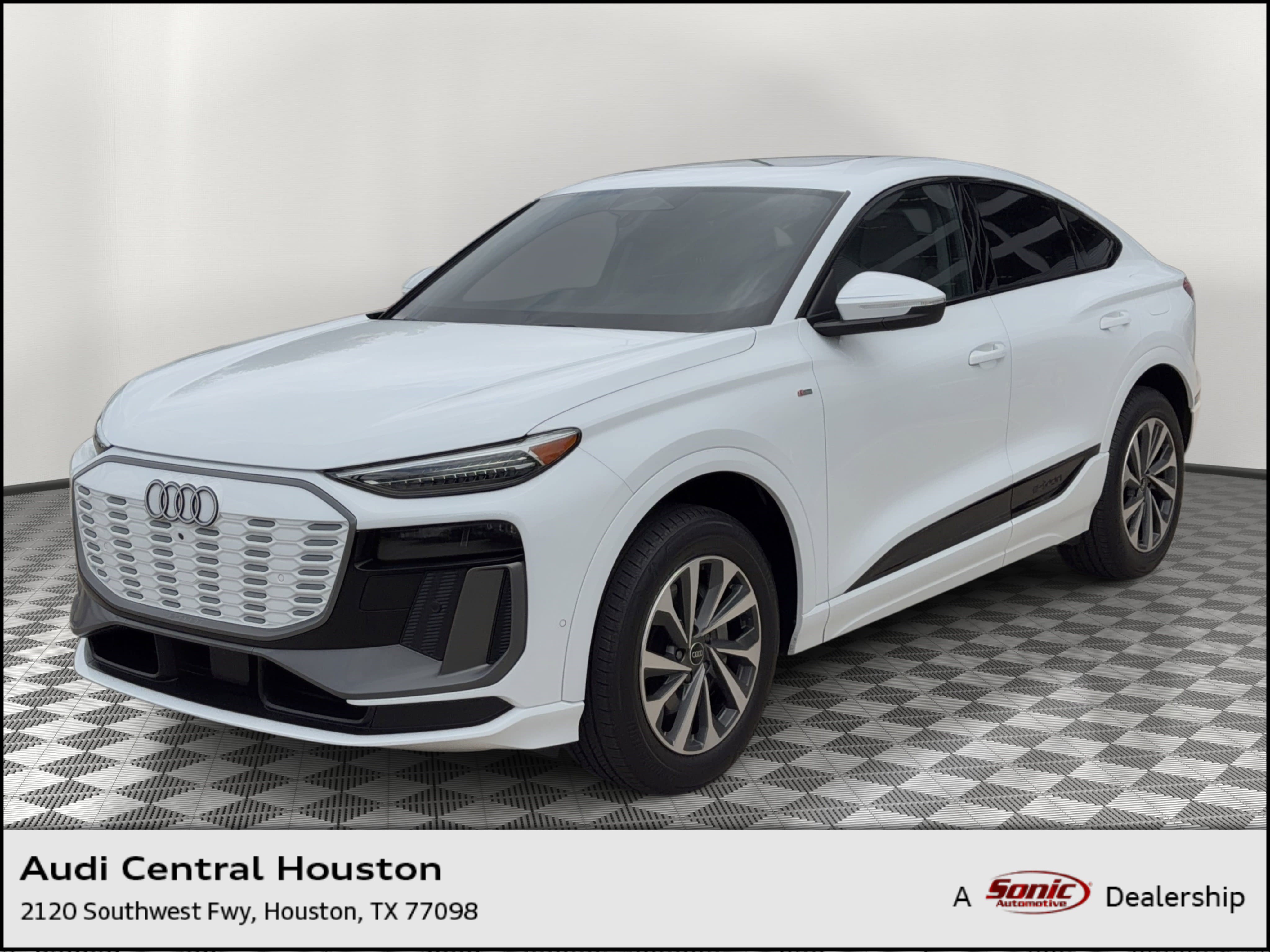 Used 2025 Audi Q6 e-tron Premium Plus w/ Premium Plus image 1