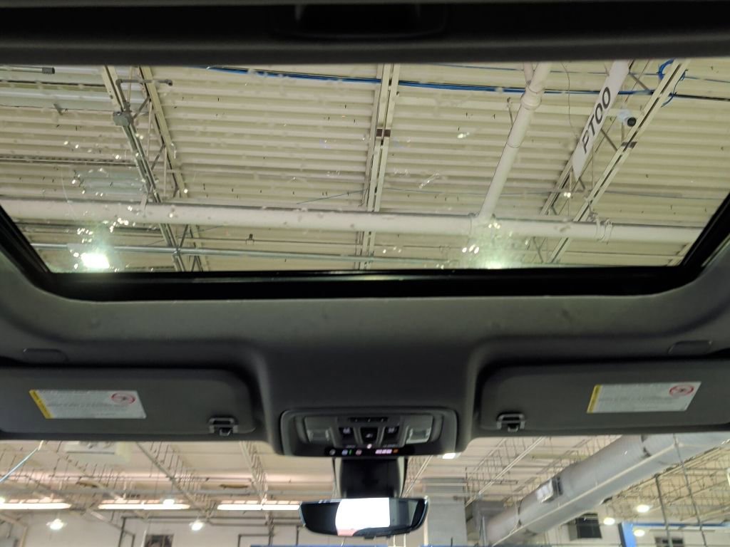 Used 2022 GMC Sierra 3500 Denali w/ Denali Ultimate Package image 16